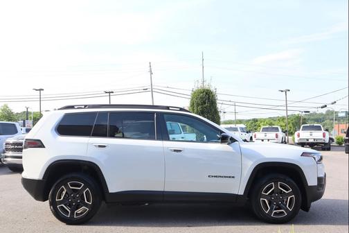 Bright White Clearcoat 2026 Jeep Cherokee Limited