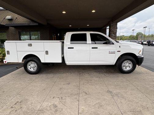 2018 RAM 2500 Tradesman Crew Cab 4x2 8' Box