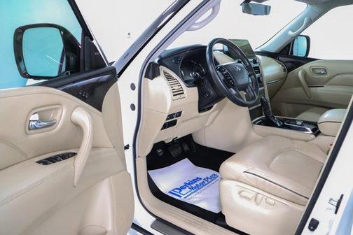 2022 INFINITI QX80 Luxe