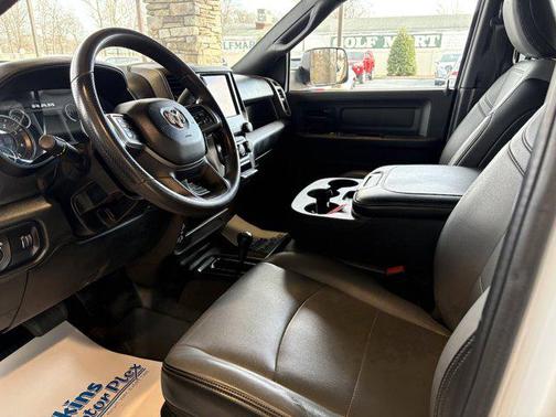 2021 RAM 3500 Tradesman Crew Cab 4x4 8' Box