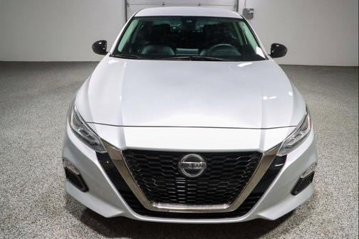 Brilliant Silver Metallic 2021 Nissan Altima SR FWD