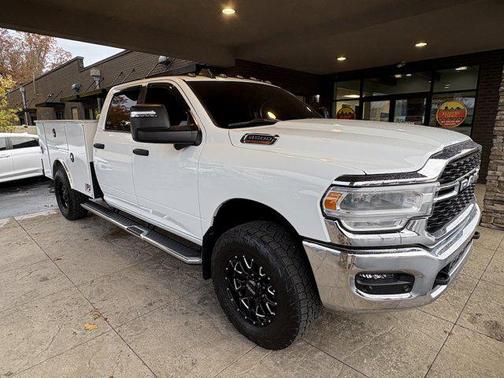2023 RAM 2500 Big Horn Crew Cab 4x4 8' Box