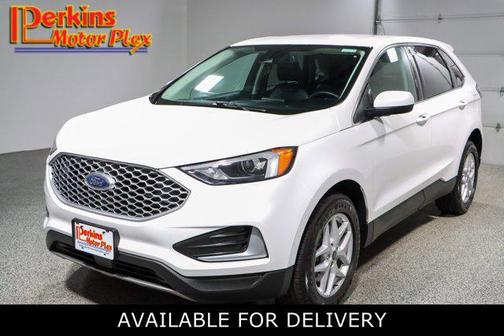 White 2024 Ford Edge SEL