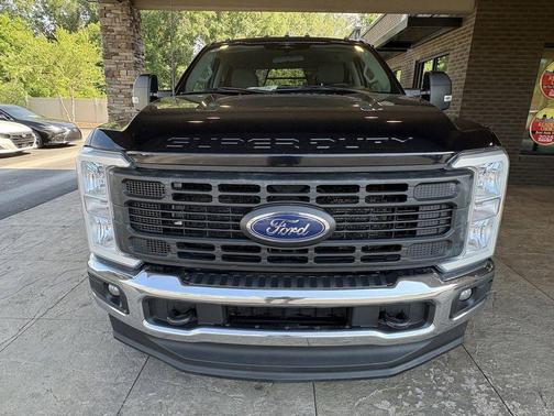 Agate Black Metallic 2023 Ford F-350 XL
