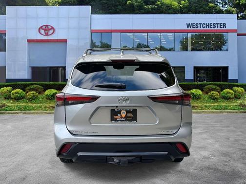 2025 Toyota Highlander XLE