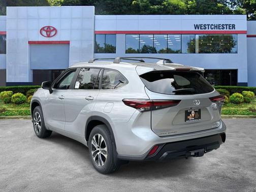 2025 Toyota Highlander XLE