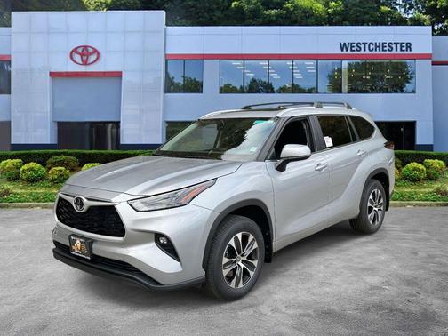 2025 Toyota Highlander XLE