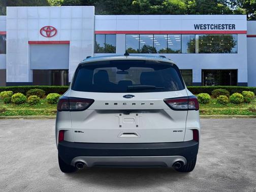 Oxford White 2022 Ford Escape SEL