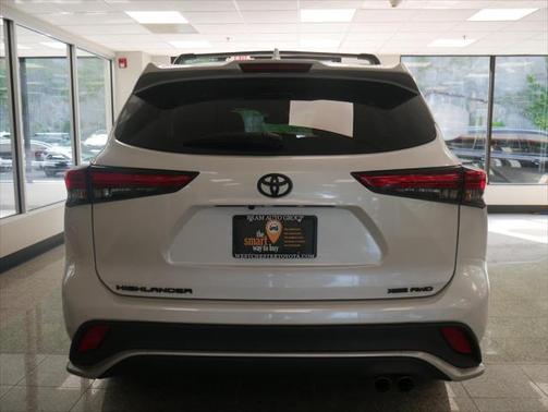 2022 Toyota Highlander XSE