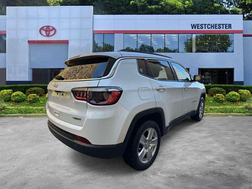 Bright White Clearcoat 2022 Jeep Compass Latitude
