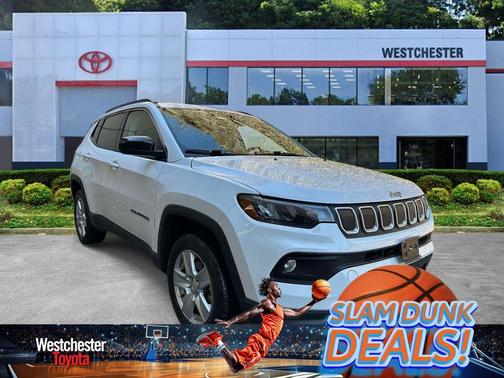 Bright White Clearcoat 2022 Jeep Compass Latitude