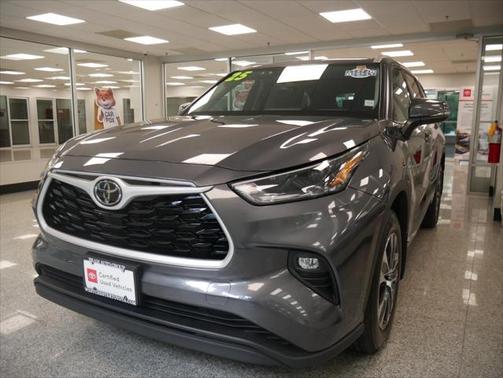 2025 Toyota Highlander Hybrid XLE