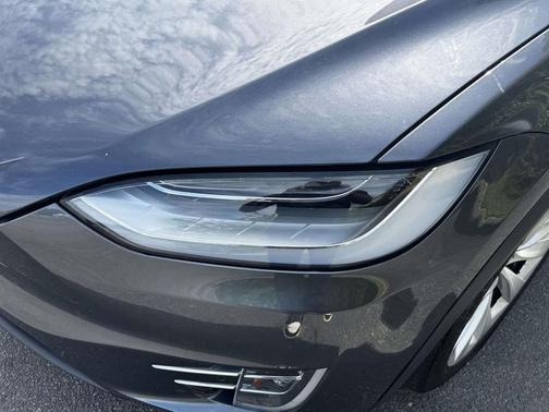 SL 2016 Tesla Model X 90D