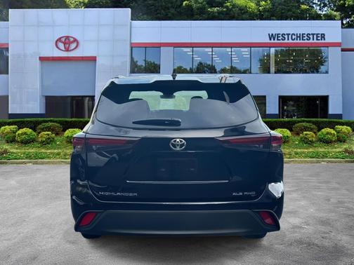 2025 Toyota Highlander XLE