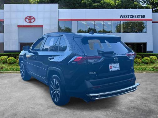 2022 Toyota RAV4 Hybrid XLE Premium