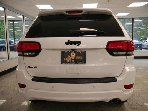 2022 Jeep Grand Cherokee Laredo