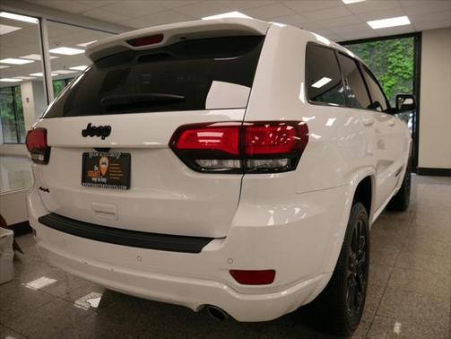 2022 Jeep Grand Cherokee Laredo
