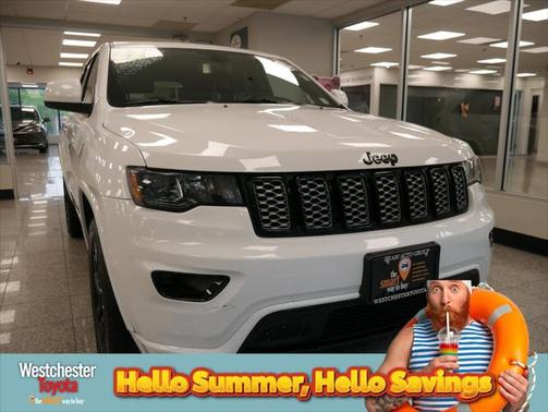 2022 Jeep Grand Cherokee Laredo