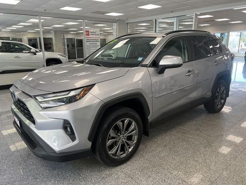 2022 Toyota RAV4 Hybrid XLE Premium