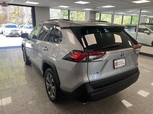2022 Toyota RAV4 Hybrid XLE Premium