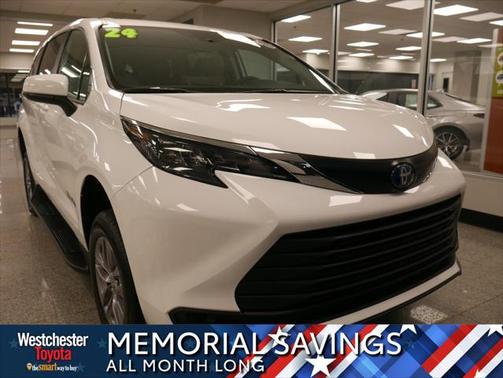 2025 Toyota Sienna LE