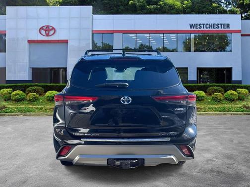 2021 Toyota Highlander Hybrid Platinum