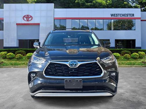 2021 Toyota Highlander Hybrid Platinum