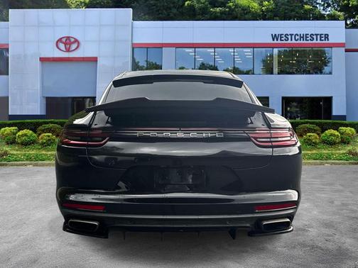 Jet Black Metallic 2018 Porsche Panamera 4