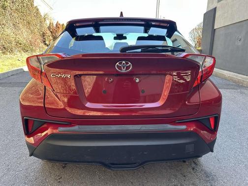 Ruby Flare Pearl 2019 Toyota C-HR LE