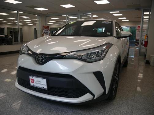2022 Toyota C-HR XLE