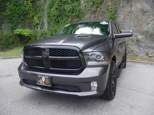 2017 RAM 1500 Night Crew Cab 4x4 5'7' Box