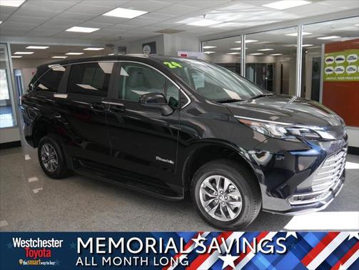 2025 Toyota Sienna LE
