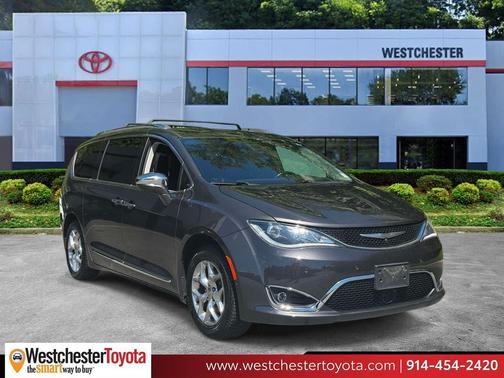 Granite Crystal Metallic Clearcoat 2017 Chrysler Pacifica Limited