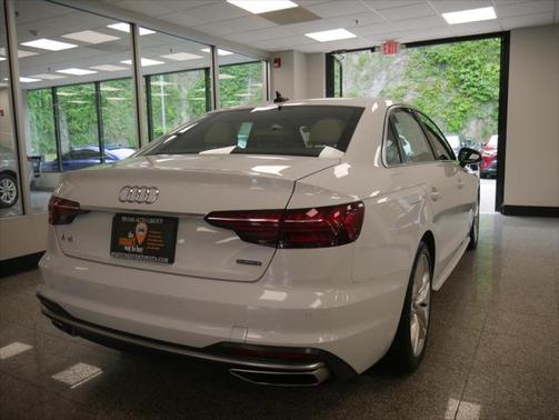 2022 Audi A4 45 S line Premium Plus