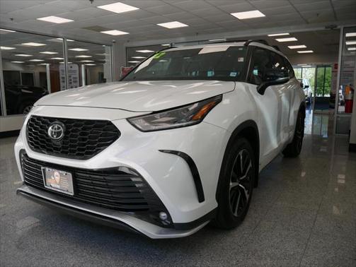 2022 Toyota Highlander XSE