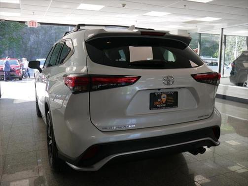 2022 Toyota Highlander XSE