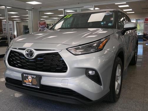 2022 Toyota Highlander LE
