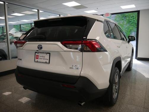 2022 Toyota RAV4 Hybrid LE