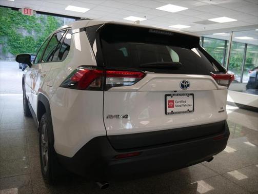 2022 Toyota RAV4 Hybrid LE