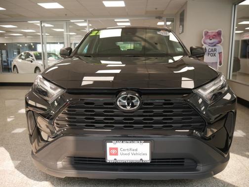 2023 Toyota RAV4 LE