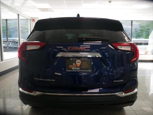2022 GMC Terrain SLT