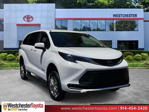 ICE CAP 2025 Toyota Sienna LE