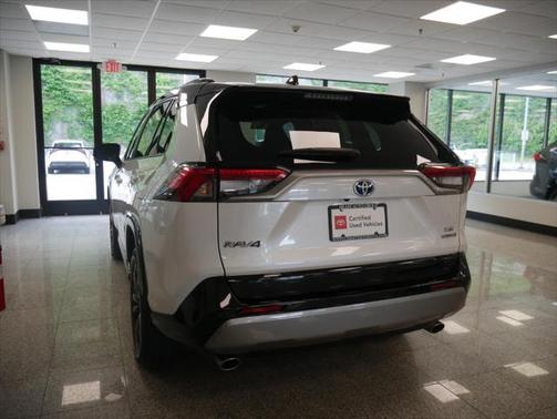 2024 Toyota RAV4 Hybrid SE
