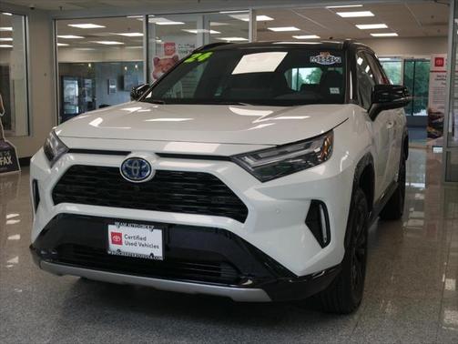 2024 Toyota RAV4 Hybrid SE