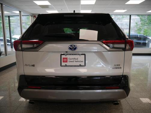 2024 Toyota RAV4 Hybrid SE