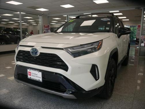 2022 Toyota RAV4 Hybrid SE