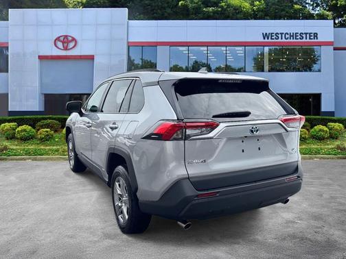 2022 Toyota RAV4 Hybrid LE