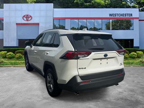 Ice Cap 2024 Toyota RAV4 Hybrid XLE