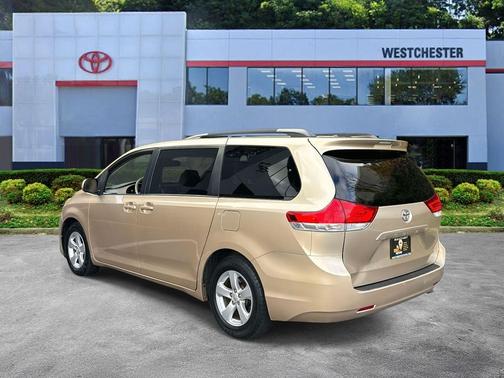 2014 Toyota Sienna LE