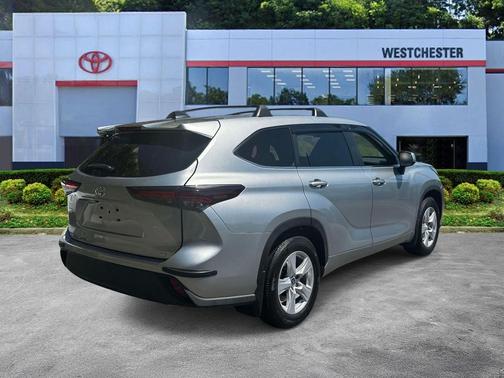 Celestial Silver Metallic 2024 Toyota Highlander LE